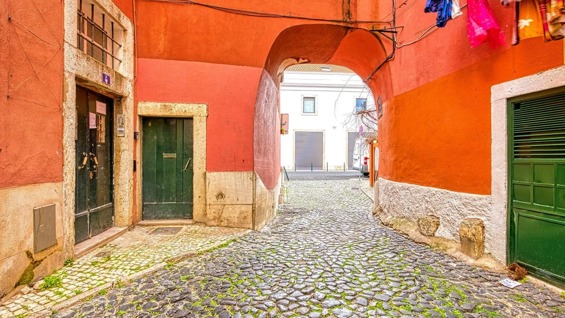 Porta Da Muralha De Lisboa 1375